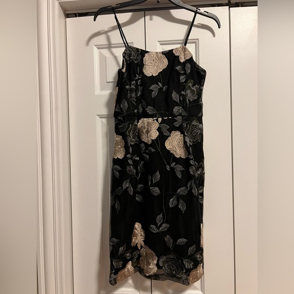 Black Floral Lulu Size M - Picture 2 of 3
